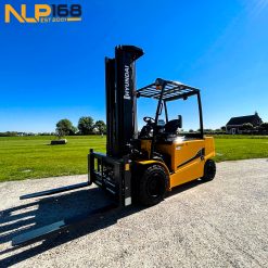 Xe nâng điện Hyundai 50B-9